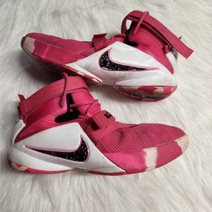 Nike LeBron James Breast Cancer Shoes 7Y